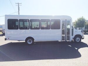 52214_1.jpg_24 CO SPring bus